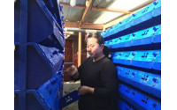 浙江洞头客户刘总被《洞头电视台》采访：《渔嫂请螃蟹住&ldquo;单身公寓&rdquo;》